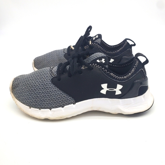 Under Armour Flow RN Grid Women Shoes Size 7 Black Gray 1276683-052 - Picture 1 of 12